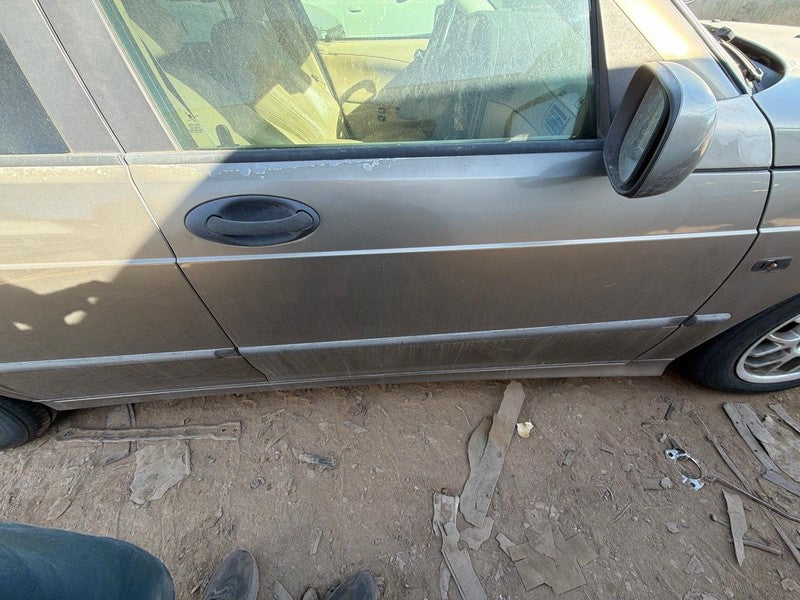 Used Front Right Door Assembly Front fits: 2002 Saab 9-5 Front Right G