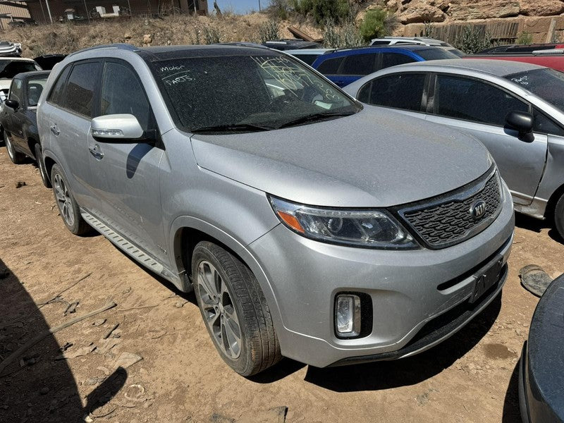 Used Left Headlight Assembly fits: 2014 Kia Sorento w/LED accents xeno