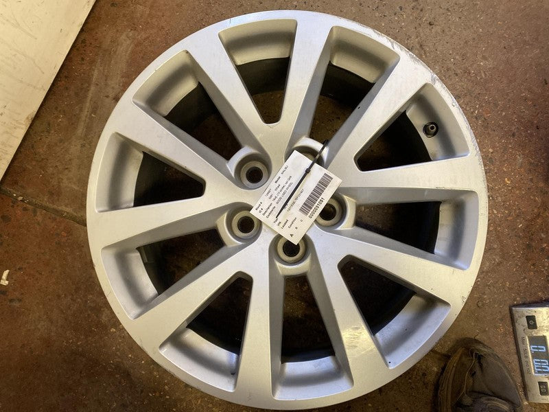 Used Wheel fits: 2014 Chevrolet Malibu 18x8 10 spoke opt Q48 Grade A
