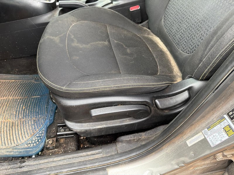 Used Front Left Seat Front fits: 2014 Kia Soul air bag cloth manual Fr