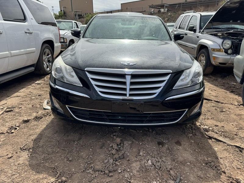 Used Right Tail Light Assembly fits: 2013 Hyundai Genesis Sdn quarter 