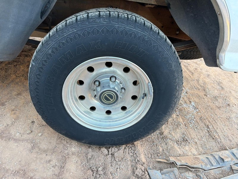Used Wheel fits: 1996 Ford F150 PICKUP 15x7-1/2 aluminum 10 hole w/o r