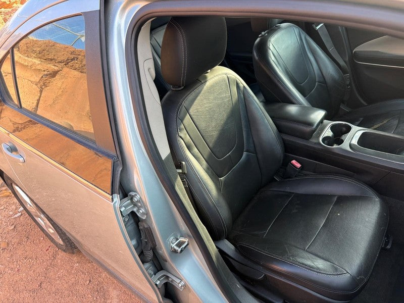 Used Front Right Seat Front fits: 2011 Chevrolet Volt bucket air bag l