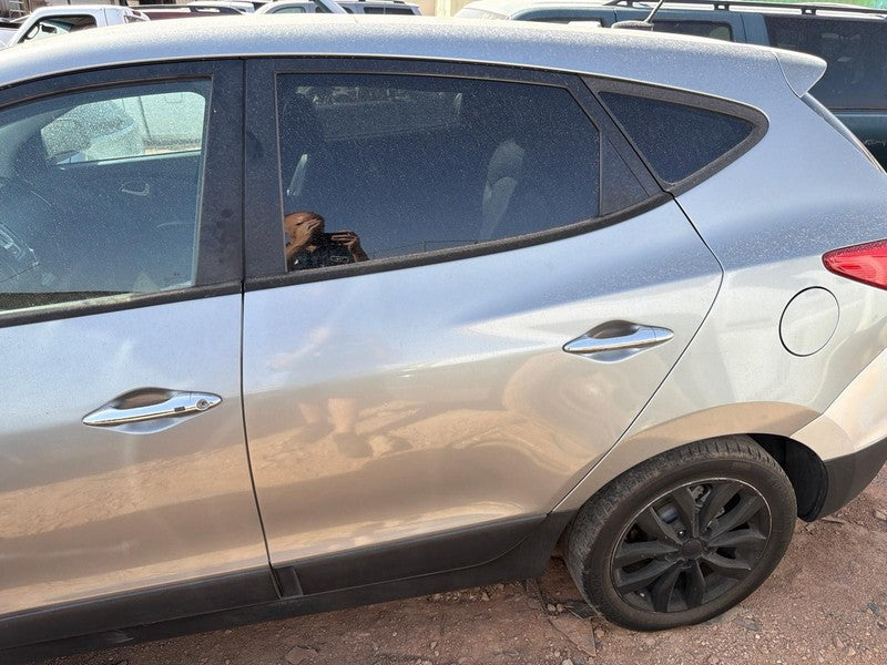Used Rear Left Door Assembly Rear Side fits: 2013 Hyundai Tucson elect