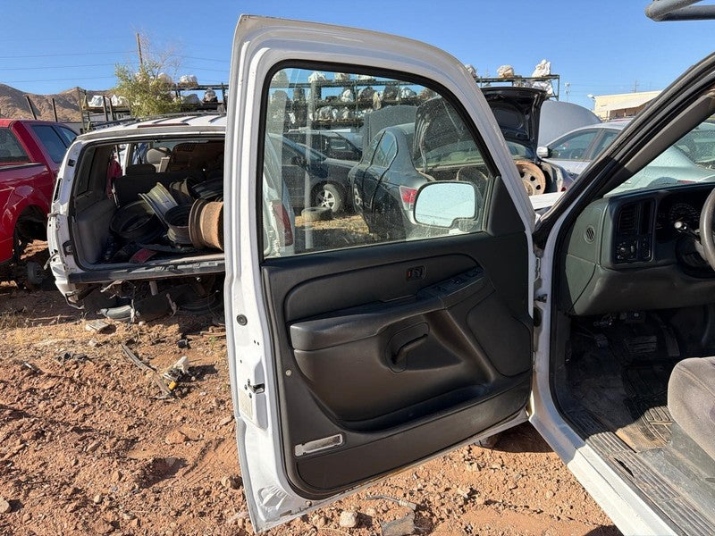Used Front Left Door Assembly Front fits: 2007 Gmc Sierra 2500 pickup 