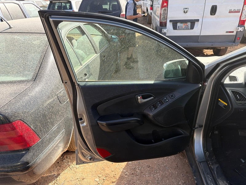 Used Front Left Door Assembly Front fits: 2013 Hyundai Tucson electric