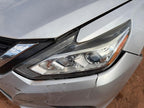 Used Left Headlight Assembly fits: 2018 Nissan Altima Sdn halogen chro