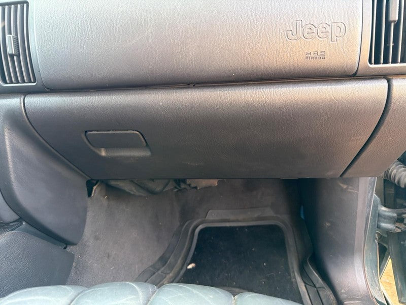 2000 Jeep Grand Cherokee Glove Box