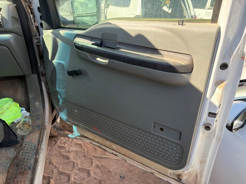 Used Front Right Door Interior Trim Panel fits: 2005 Ford F350SD PICKU