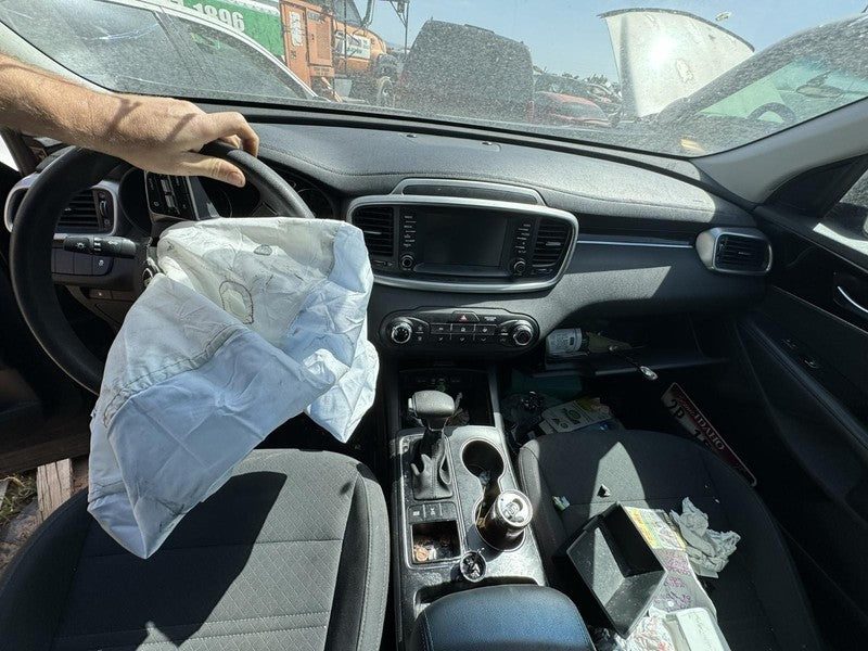 Used Radio Audio fits: 2020 Kia Sorento Grade A