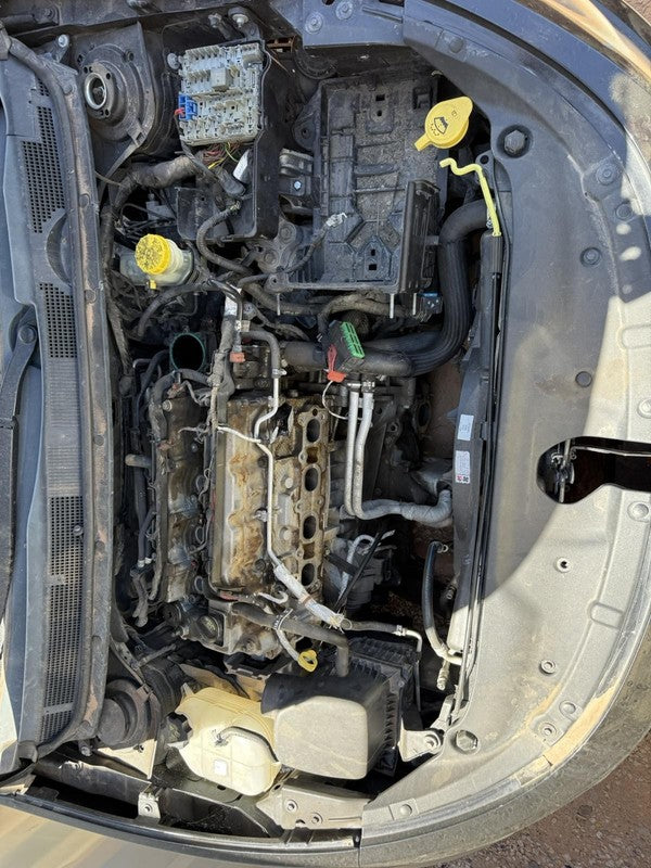 Used Air Cleaner Assembly fits: 2016 Dodge Dart 2.0 Grade A
