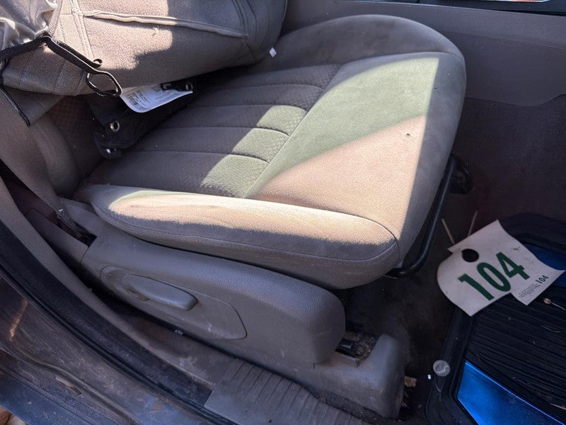 Used Front Right Seat Front fits: 2005 Jeep Grand cherokee without air
