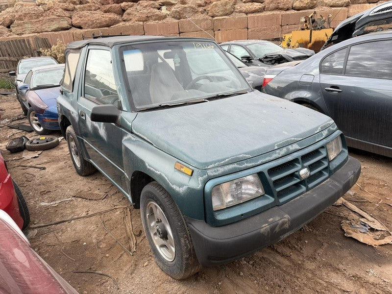 Used Air Cleaner Assembly fits: 1997 Geo Tracker  Grade A
