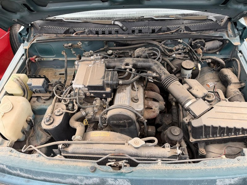 Used Air Cleaner Assembly fits: 1997 Geo Tracker  Grade A