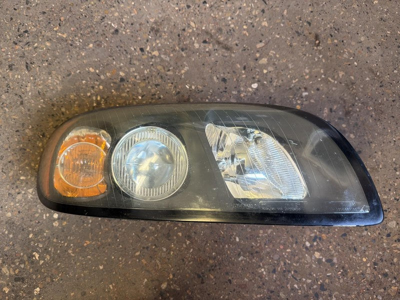 2010 Volvo 70 Series Driver Side Headlight Assembly