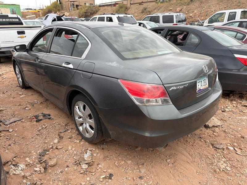 Used Fender fits: 2009 Honda Accord Grade A