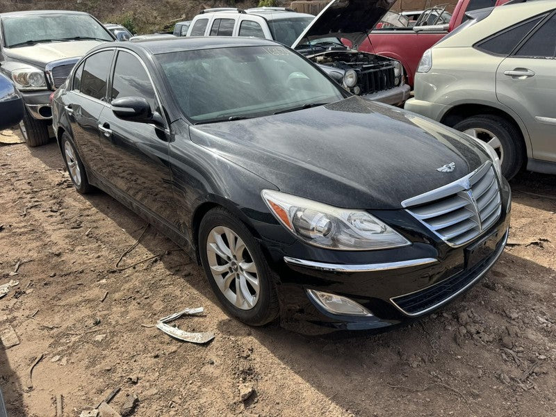 Used Right Tail Light Assembly fits: 2013 Hyundai Genesis Sdn quarter 