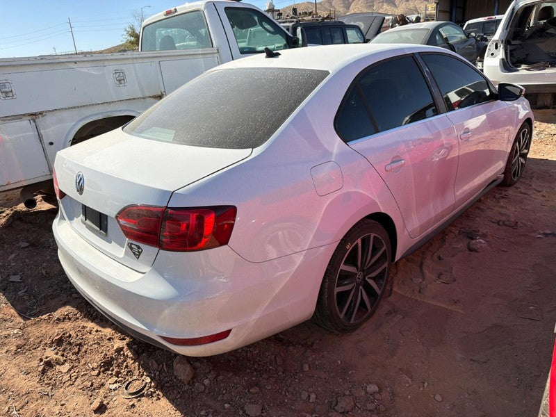 Used Front Left Seat Front fits: 2012 Volkswagen Jetta gli Sdn Base bu