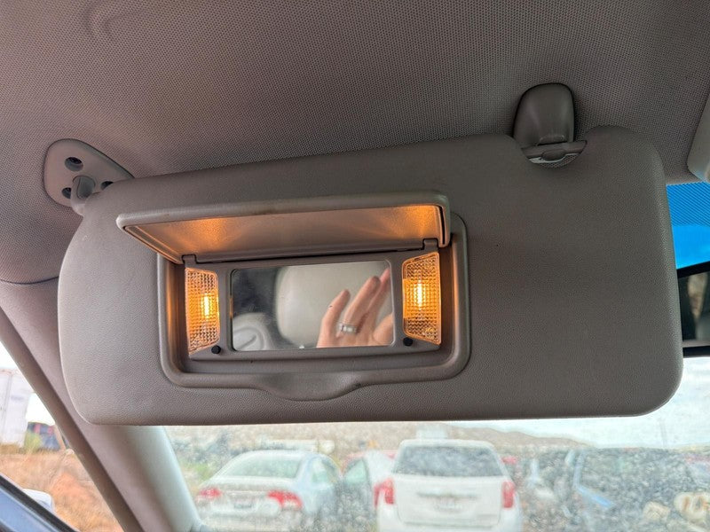 Used Left Sun Visor fits: 2007 Cadillac Srx w/illumination L. garage d
