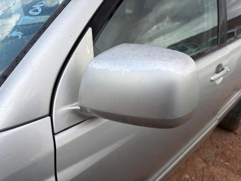 Used Left Door Mirror fits: 2005 Toyota Highlander Power L. w/o heated