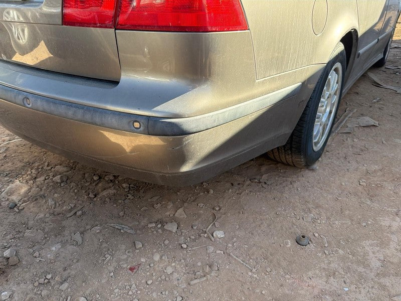 Used Rear Bumper Assembly Rear fits: 2002 Saab 9-5 Sdn exc. Aero w/par