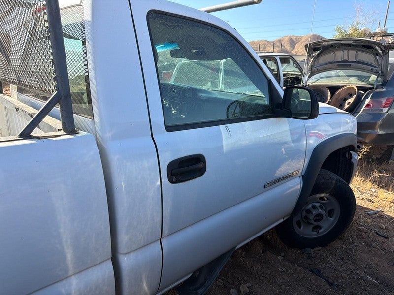 Used Front Right Door Assembly Front fits: 2007 Gmc Sierra 2500 pickup