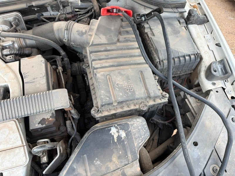 Used Air Cleaner Assembly fits: 2006 Volkswagen Passat 2.0L engine ID 