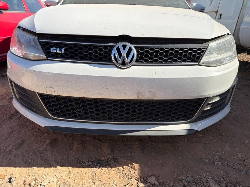 Used Front Bumper Assembly Front fits: 2012 Volkswagen Jetta gli Front
