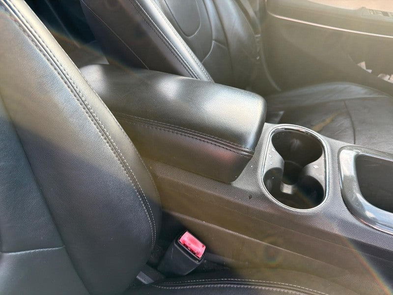 Used Front Lower Center Console fits: 2011 Chevrolet Volt floor Front 