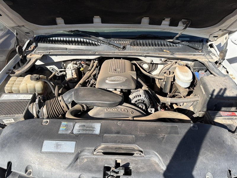 Used Front Left Door Assembly Front fits: 2004 Gmc Sierra 1500 pickup 