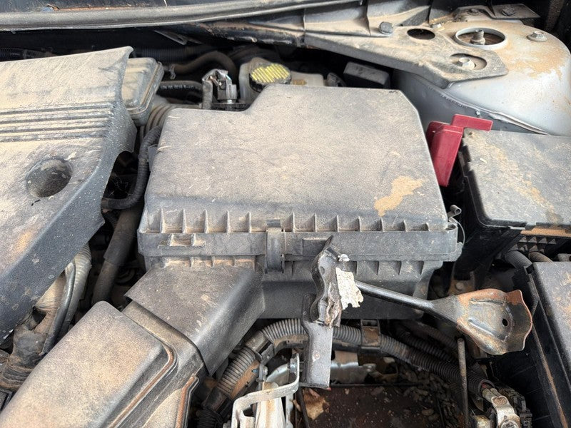 Used Air Cleaner Assembly fits: 2018 Nissan Altima Sdn 2.5L 4 cylinder