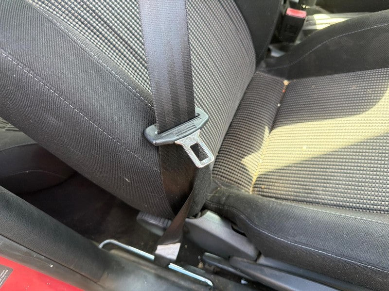 Used Front Right Seat Belt Front fits: 2003 Volkswagen Golf gti Htbk b