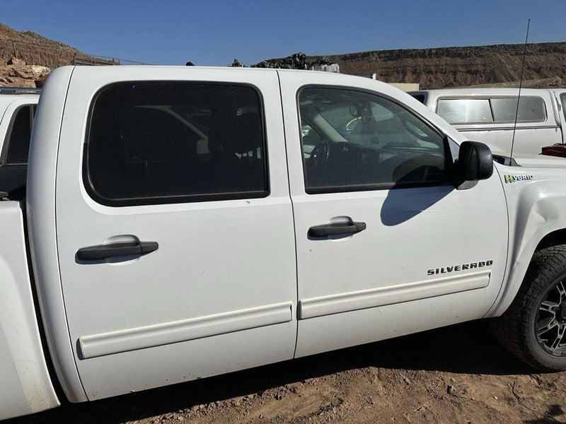 Used Front Bumper Assembly Front fits: 2011 Chevrolet Silverado 1500 p