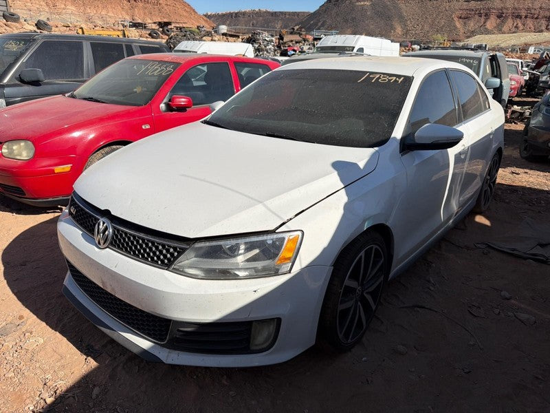 Used Front Left Seat Front fits: 2012 Volkswagen Jetta gli Sdn Base bu