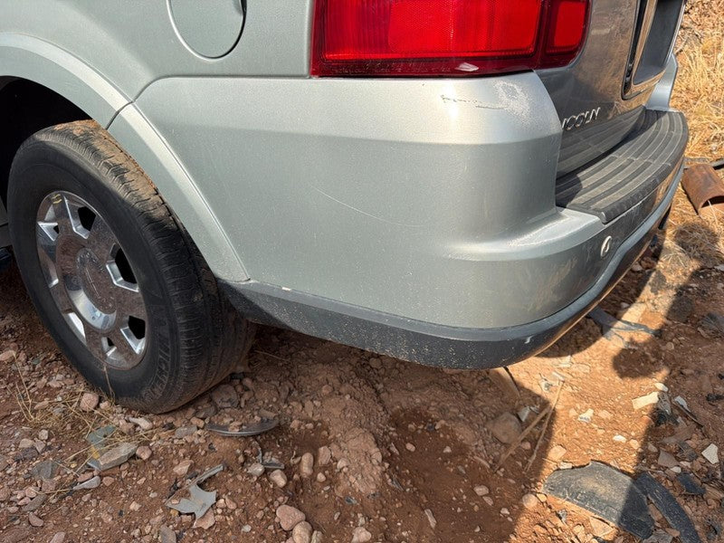Used Rear Bumper Assembly Rear fits: 2005 Lincoln Navigator park assis