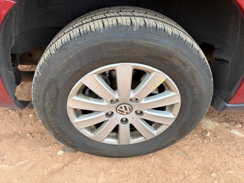 Used Wheel fits: 2009 Volkswagen Routan 16x6-1/2 alloy Grade A