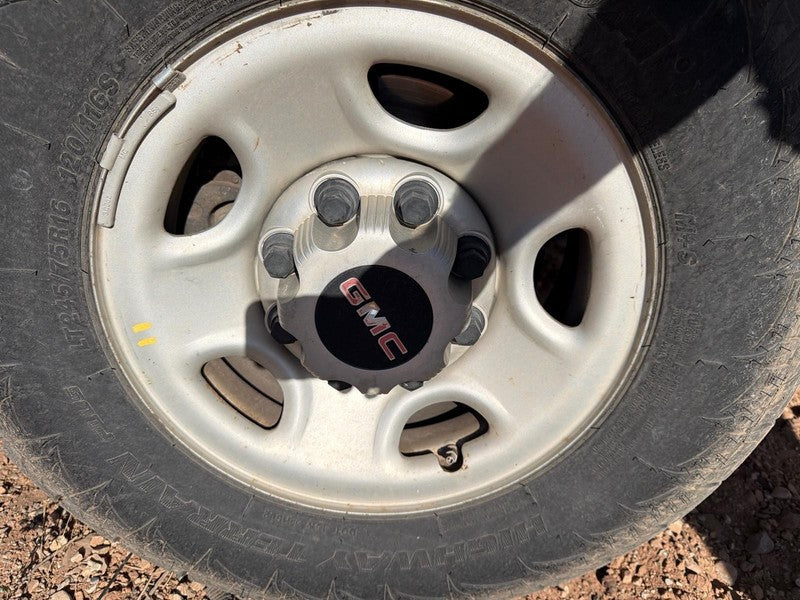 Used Wheel fits: 2007 Gmc Sierra 2500 pickup 16x6-1/2 spare steel ID H