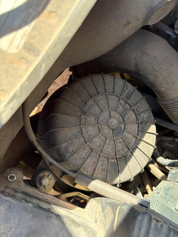 Used Air Cleaner Assembly fits: 2016 Ram Promaster 2500 van 3.0L diese