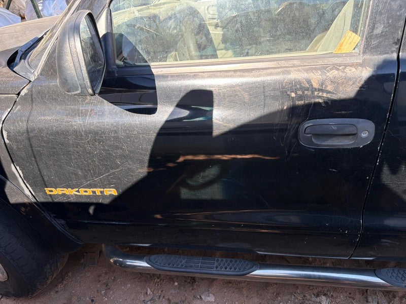 Used Front Left Door Assembly Front fits: 2002 Dodge Dakota lock knob 