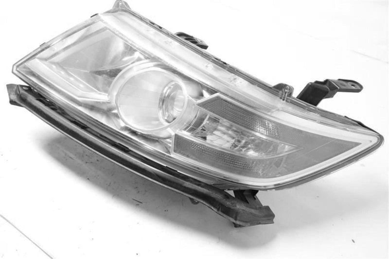 Used Left Headlight Assembly fits: 2013 Honda Odyssey halogen Left Gra