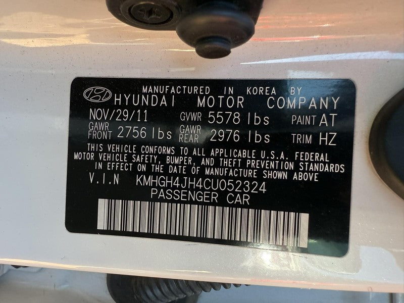 Used Left Headlight Assembly fits: 2012 Hyundai Equus xenon HID adapti